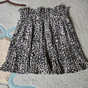 DO+BE Cheetah Print Pleated Skirt with Built in Shorts | Women | Size:M